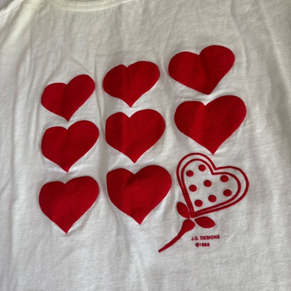 Vintage 80s Oversized Heart T-Shirt Hugger USA White Size OSFA Single Stitch - Picture 2 of 11